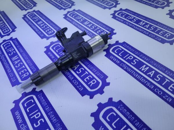 Isuzu 4HK1 Diesel Injector 095000-6364