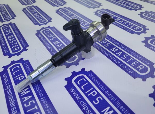 KB300 Isuzu 2.5d Fuel Injector 8-98011605-1